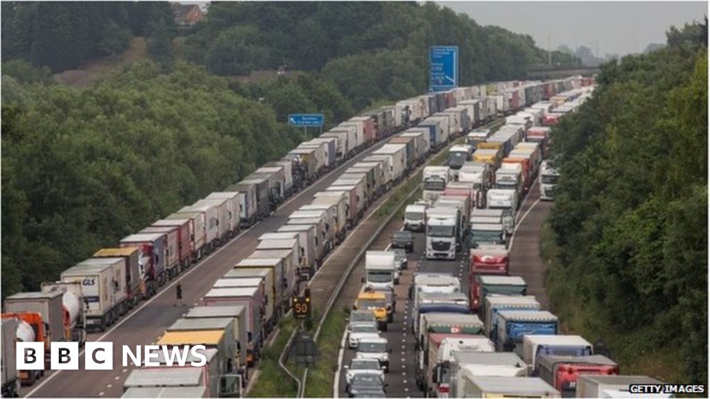 Operation Stack Junctions 8 11 On M20 Closed Bbc News 