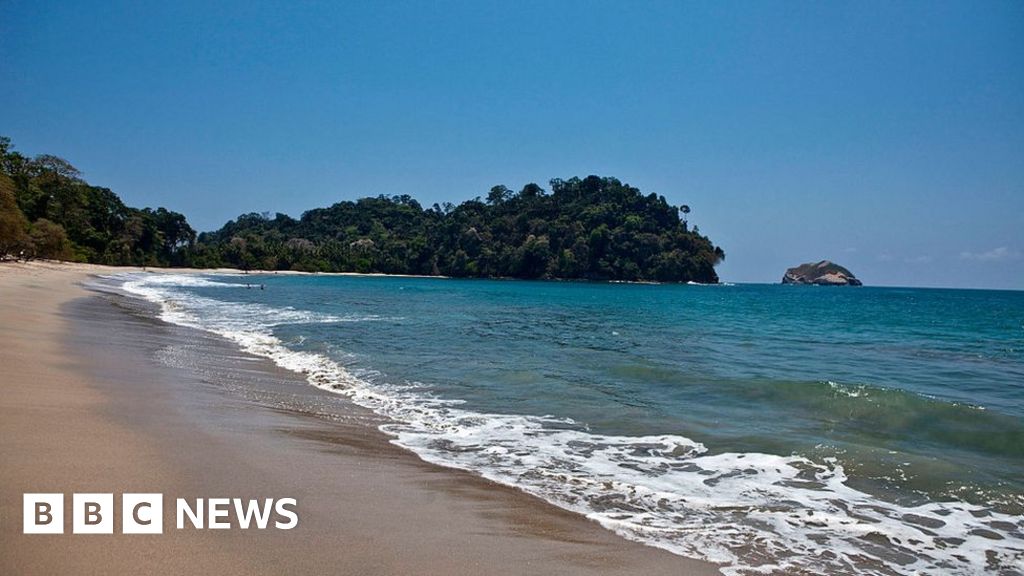 Tourists die as Costa Rica rafts capsize