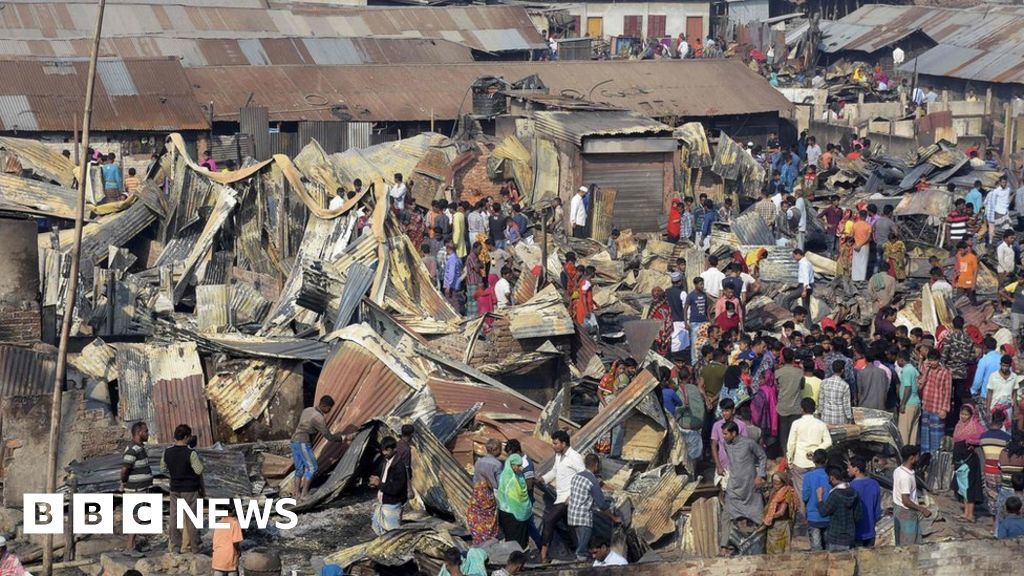 Bangladesh slum fire kills nine