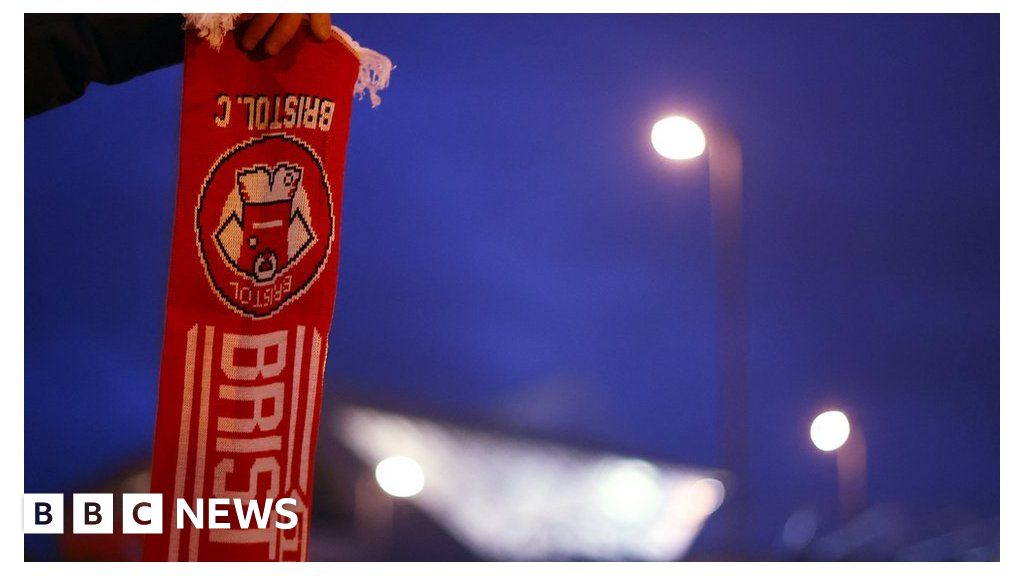 Bristol City fan banned from matches for racially abusing player(04)