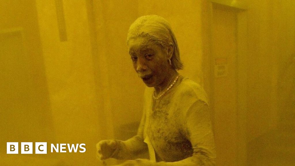 'Dust lady' of 9/11 Marcy Borders dies of cancer at 42 BBC News