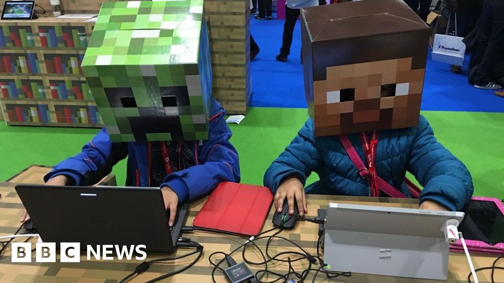 Coronavirus Minecraft Offers Free Lessons To Children Bbc News
