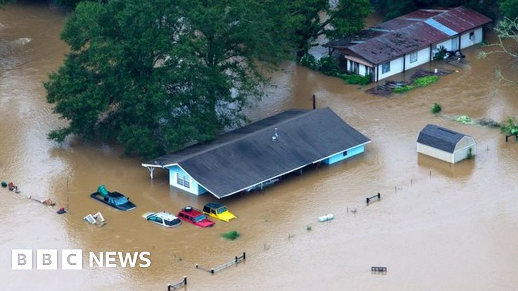 Historic Louisiana Flooding Three Dead And Thousands Rescued Bbc News 2163