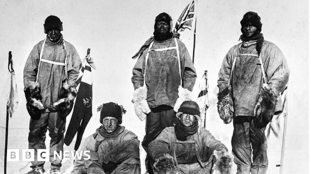 Captain Scott's South Pole 'selfie' on sale at auction - BBC News