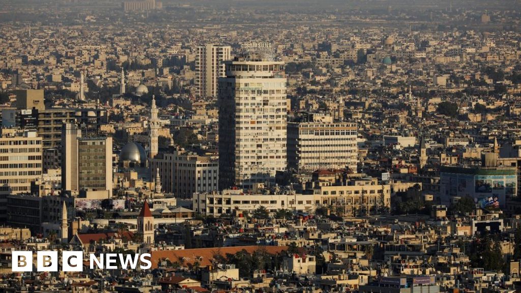 Експлозии удариха Дамаск, сирийската столица, според местни доклади. Имаше и
