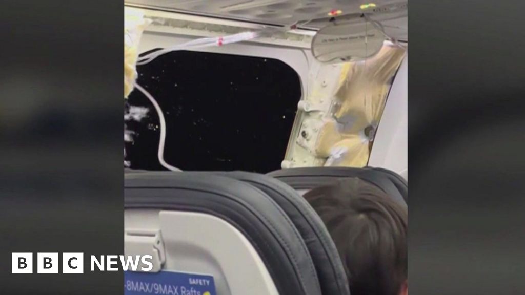 Image for article Alaska Airlines grounds 737 Max 9 planes after window blows out midair  BBC.com