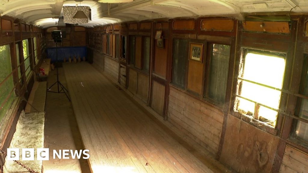 Bid to save Queen Victoria's train carriage 'rotting' in field 