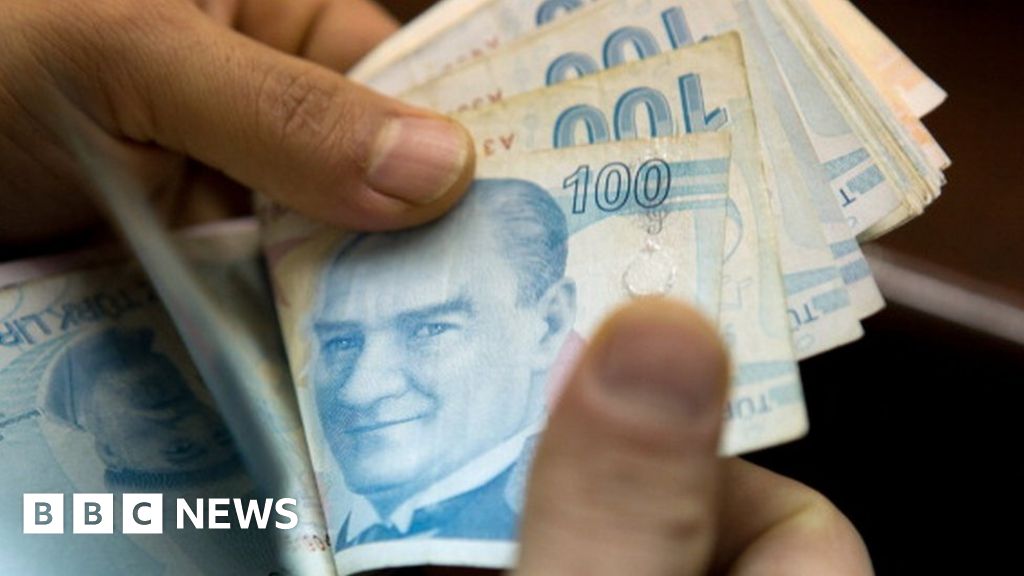 Turks get that sinking feeling over lira drop BBC News