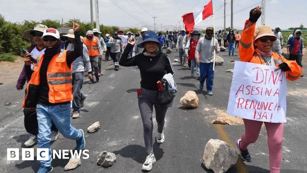 Peru protests: Ministers quit as death toll mounts