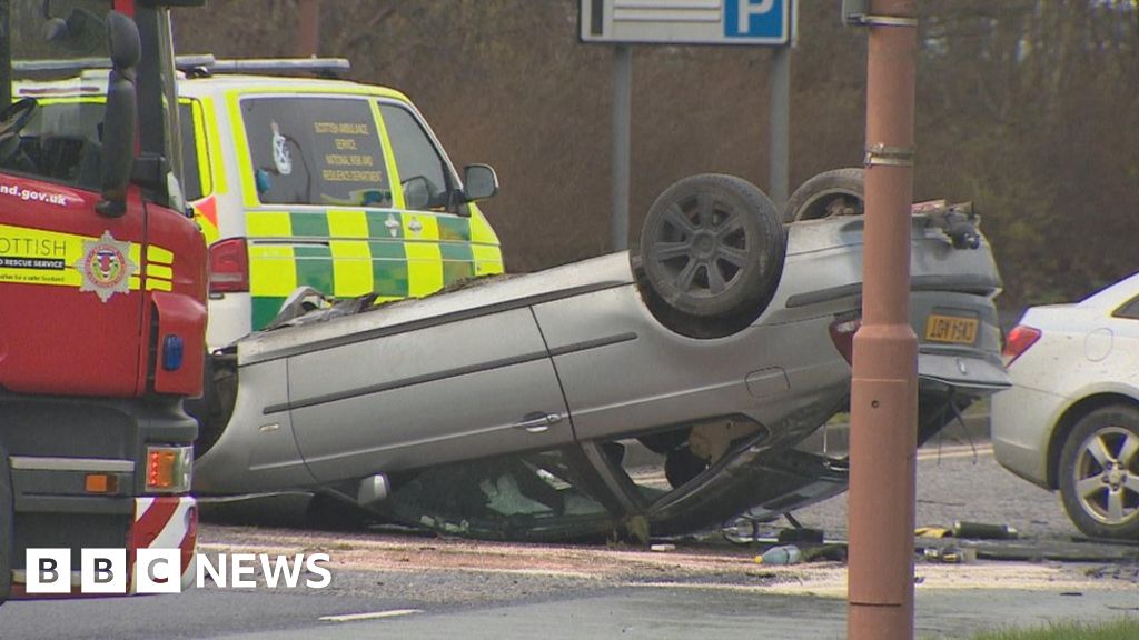 Car Overturns Onto Roof In Edinburgh Crash Bbc News