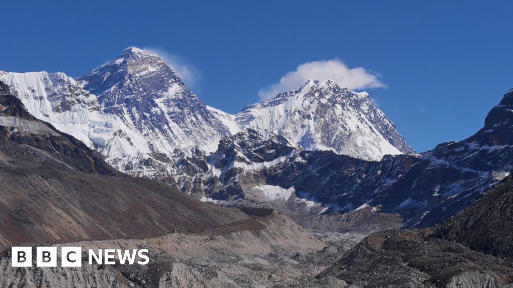 Mount Everest: Mountain's highest glacier melting rapidly, new study shows