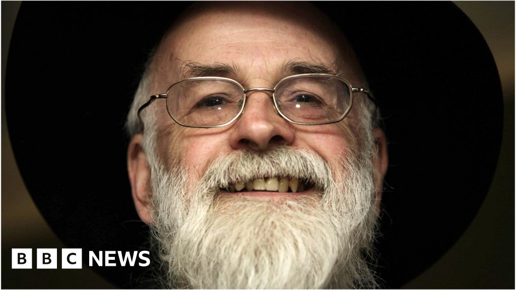 Sir Terry Pratchett: Short stories to be published after being found by fans – NewsEverything Life Style