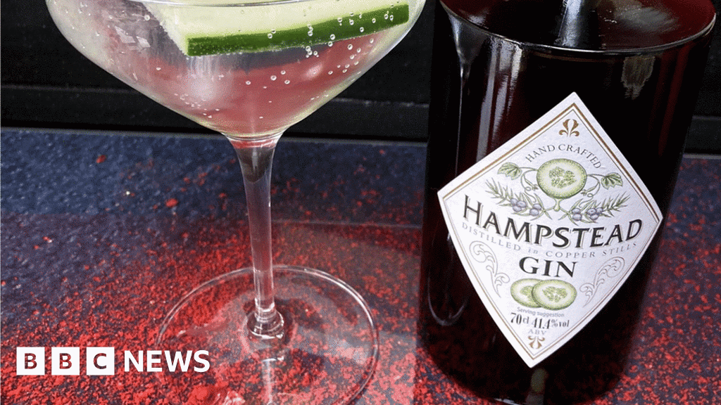 Discount supermarket Lidl has been ordered to stop selling a redesigned gin bottle that looks too similar to an upmarket rival. A senior judge has tol