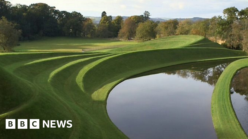 Garden Of Cosmic Speculation Traffic Delay Apology Issued Bbc News