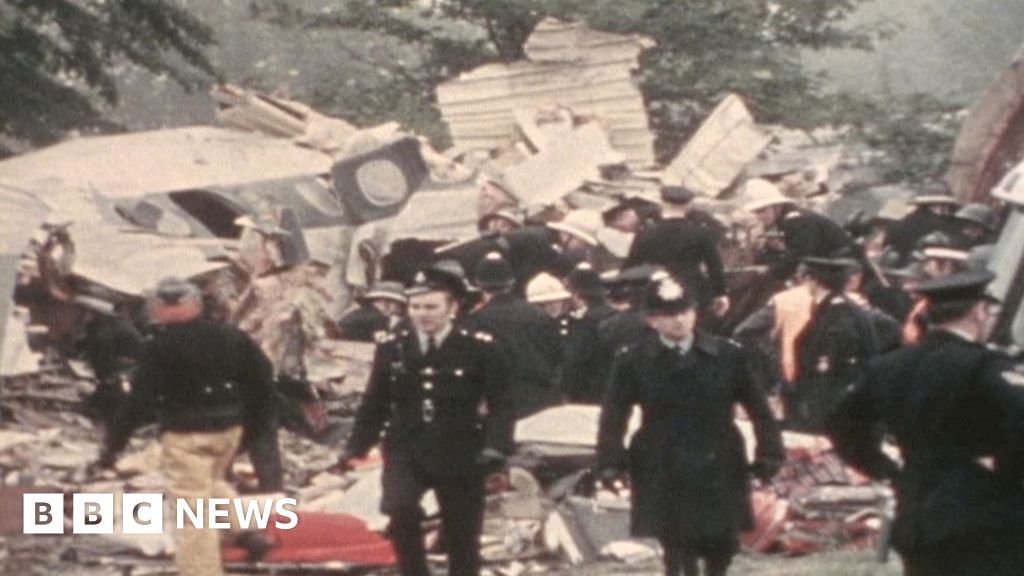 Staines air crash: Memorial held for one of UK's worst air crashes