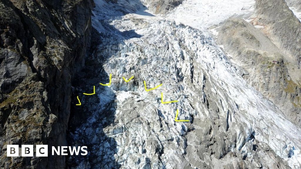 Mont Blanc: Glacier in danger of collapse, experts warn - BBC News