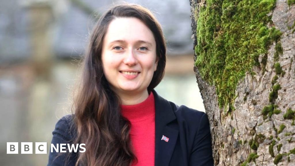 Orkney appoints Scotland's youngest council leader - BBC News