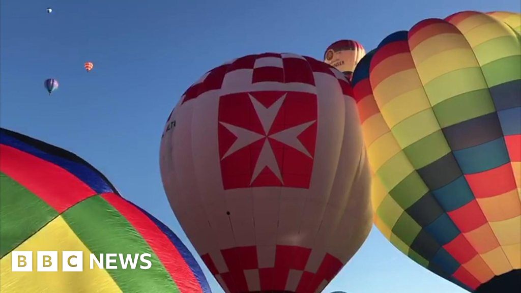 York Balloon Fiesta Enthusiasts take to the skies BBC News