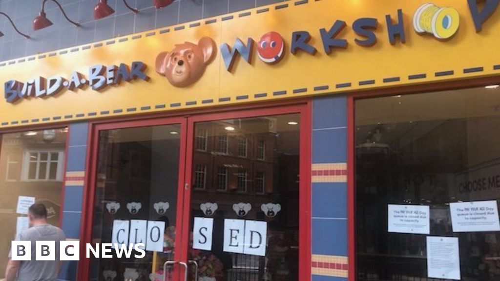 Cuddly toy chaos at Belfast BuildABear BBC News