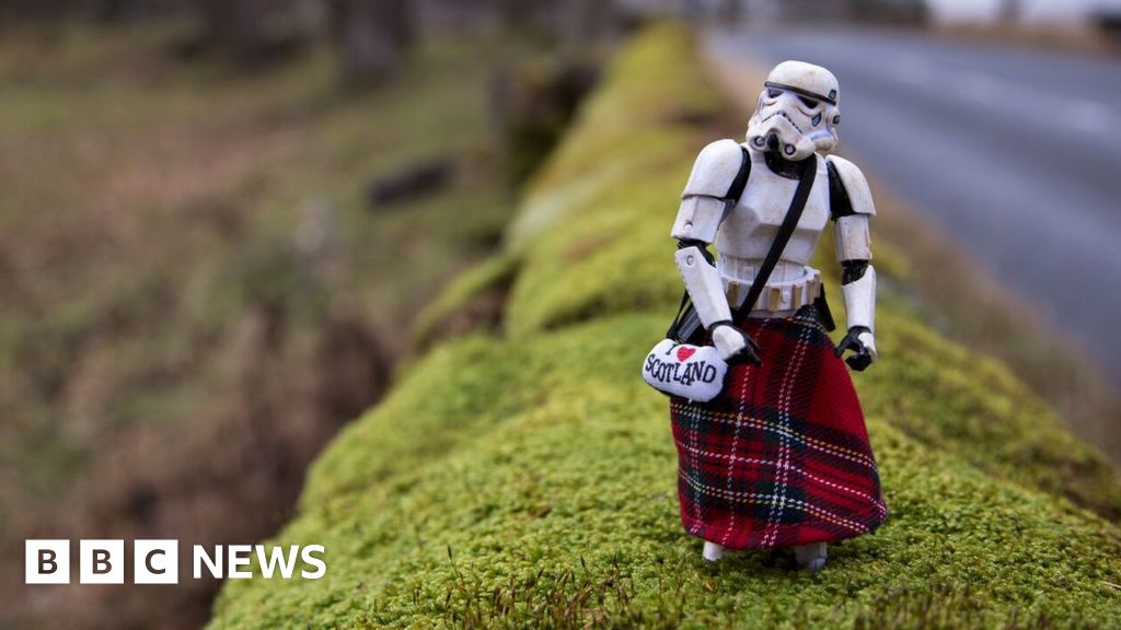 Star Wars figure Eric takes Instagram by storm - BBC News