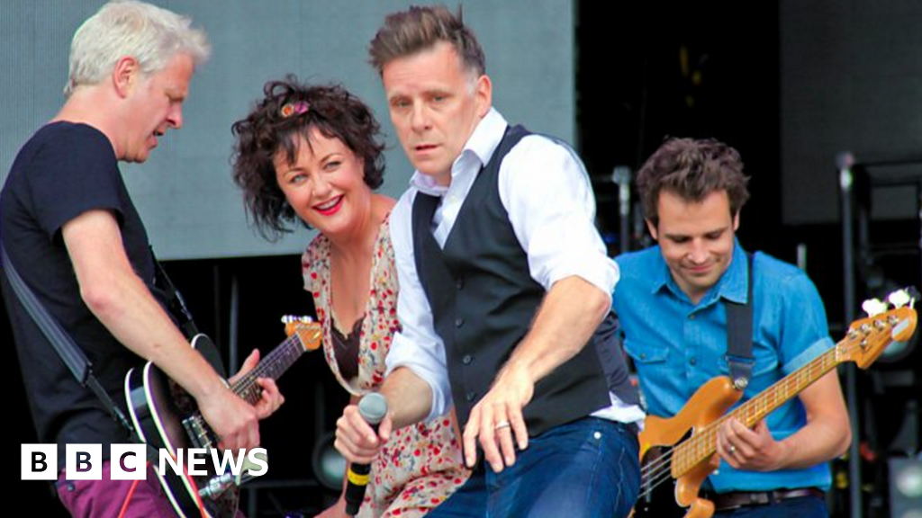 Deacon Blue to headline Montrose Music Festival - BBC News