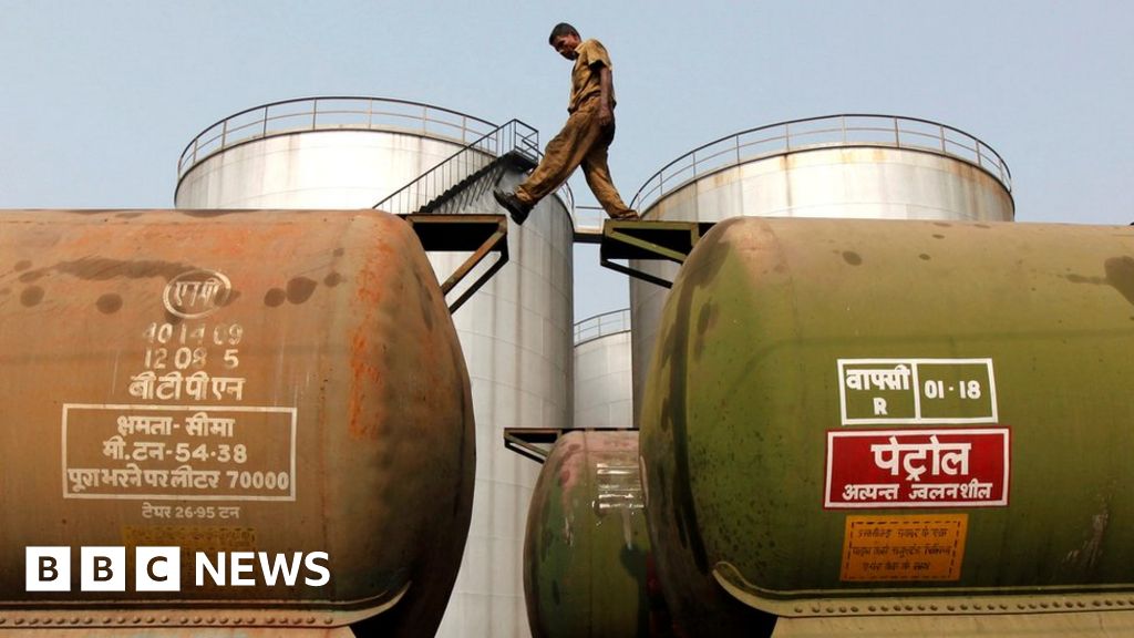 India’s Russia oil imports jumped tenfold in 2022, financial institution says