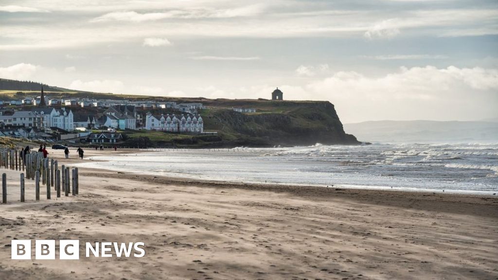 Algues : Levée de l’interdiction de baignade drapeau rouge sur les plages de la côte nord