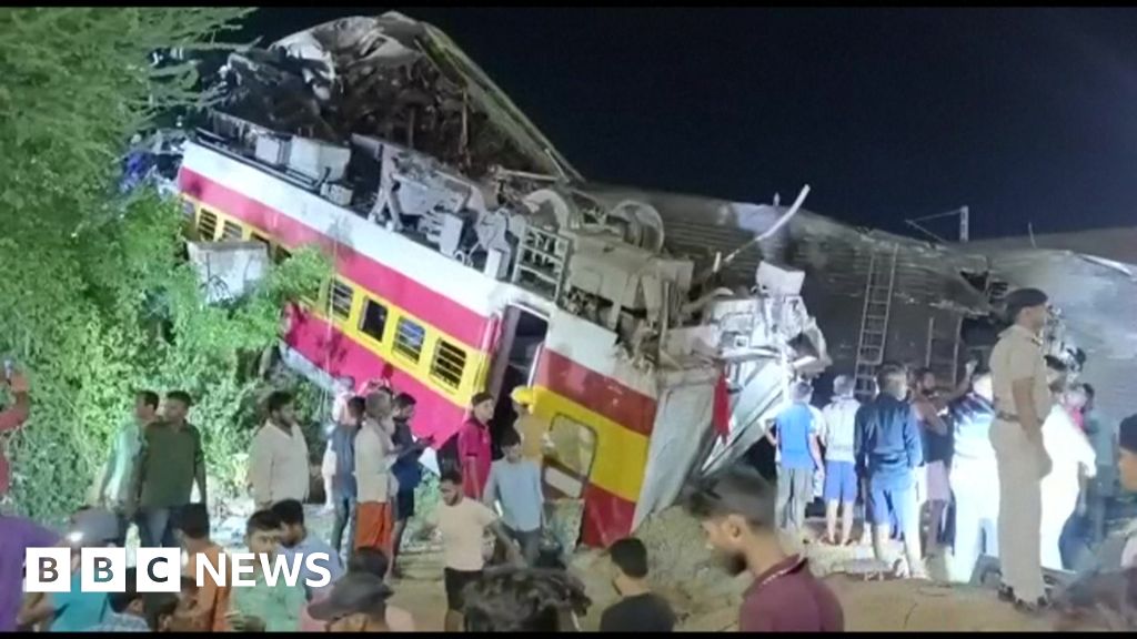 Hindistan tren kazası: Odisha kazasının ardından 120’den fazla kişi öldü