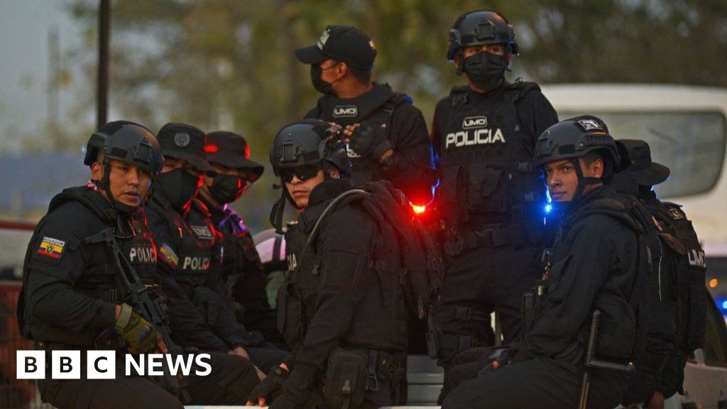 Ecuador riot: Police storm jail where 116 died in gang war