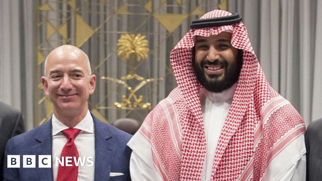 Risultati immagini per Jeff Bezos, whatsapp, bbc