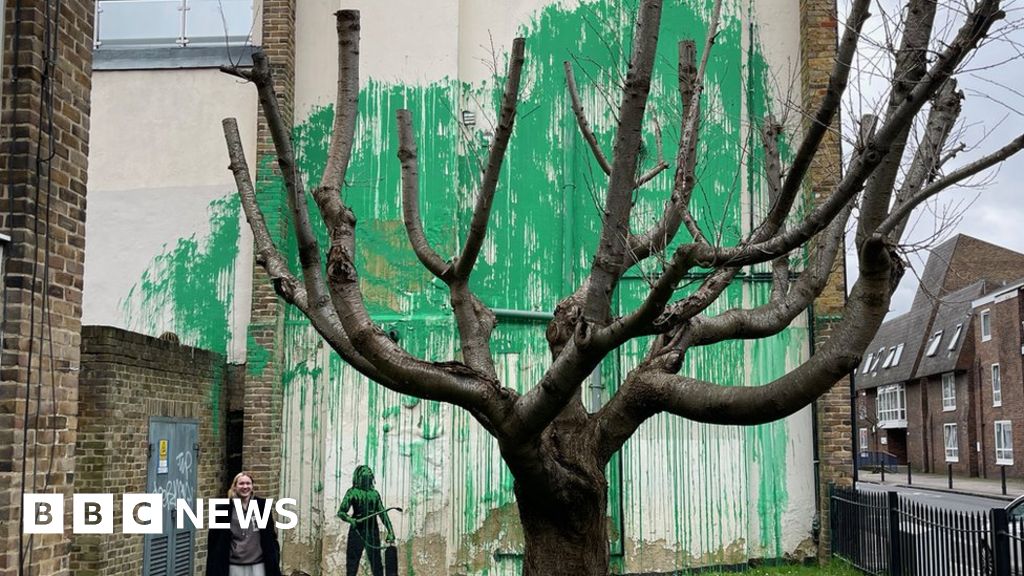 Speculation Banksy is behind the new tree mural on a London street