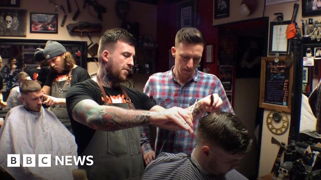 Manchester Barber Ged King Trains Homeless To Cut Hair Bbc News