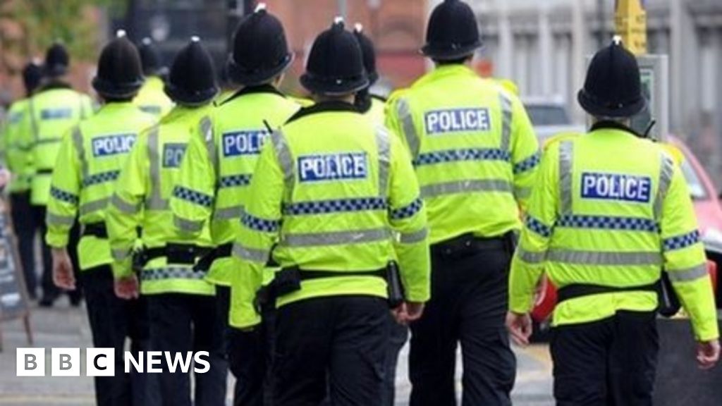 Birmingham Teenagers Arrested On Suspicion Of Terror Offence - BBC News