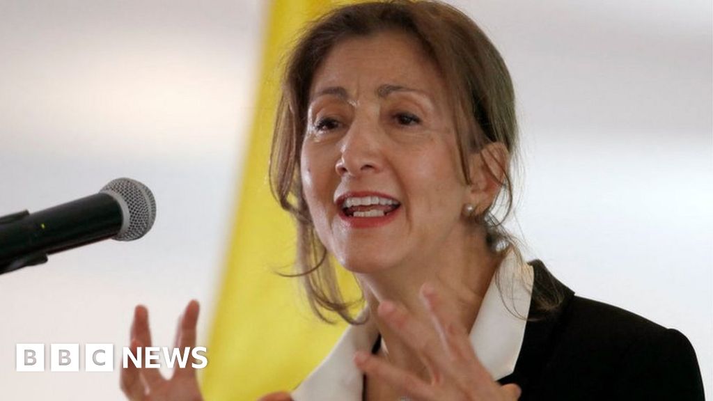 Ingrid Betancourt: Former Farc captive announces presidential bid