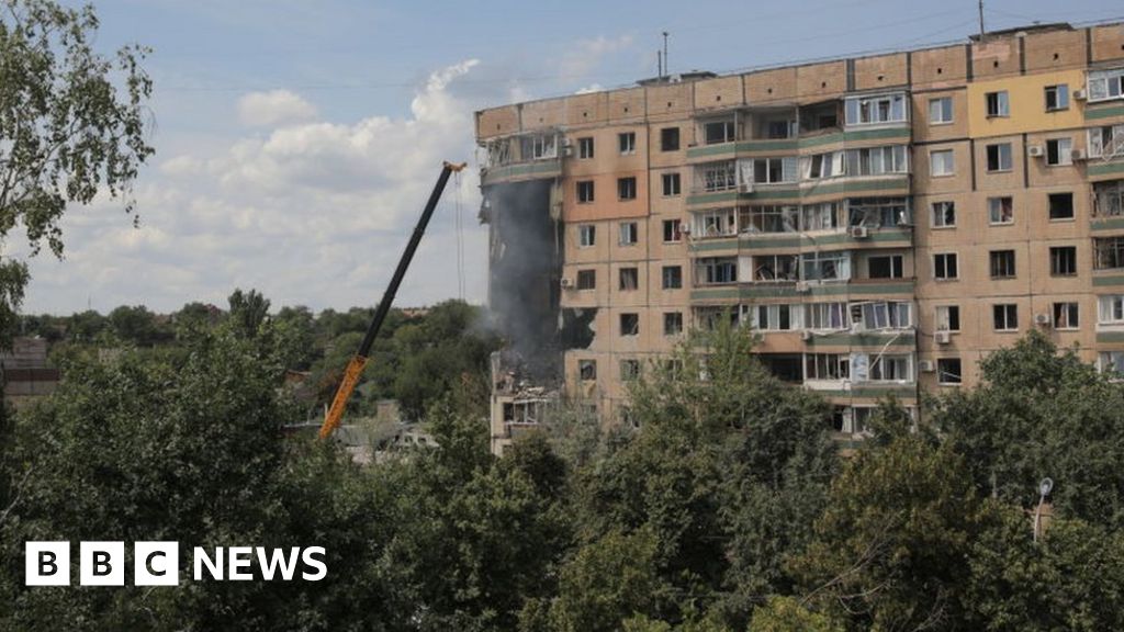 Война в Украйна: Руски удар срещу родния град на Зеленски уби шестима
