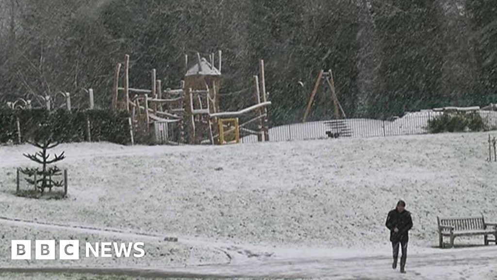 Wintry conditions as cold spell hits UK - BBC News