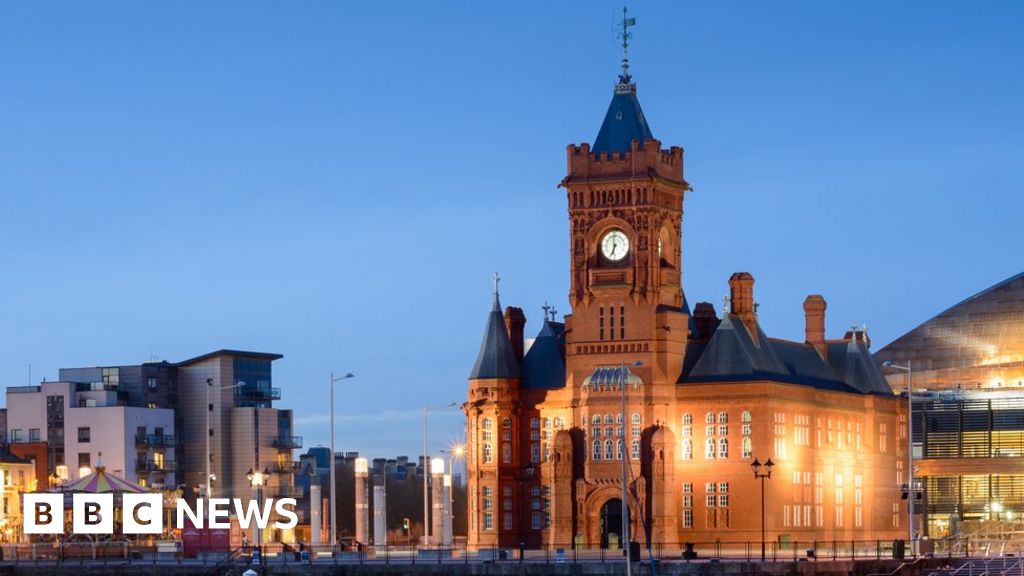 Digital Wallpaper of City Hall, Cardiff, Wales, United Kingdom, Europe