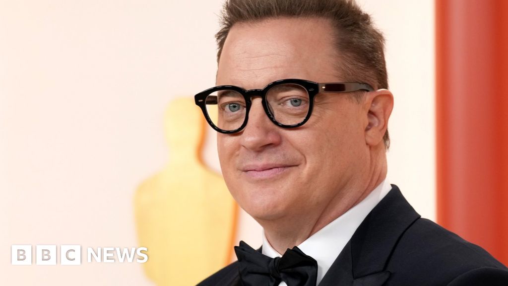 Stars arrived on champagne carpet at the Oscars