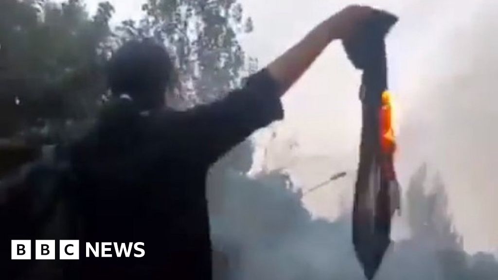 Nika Shakarami: Videos show Iran teenager protesting before death