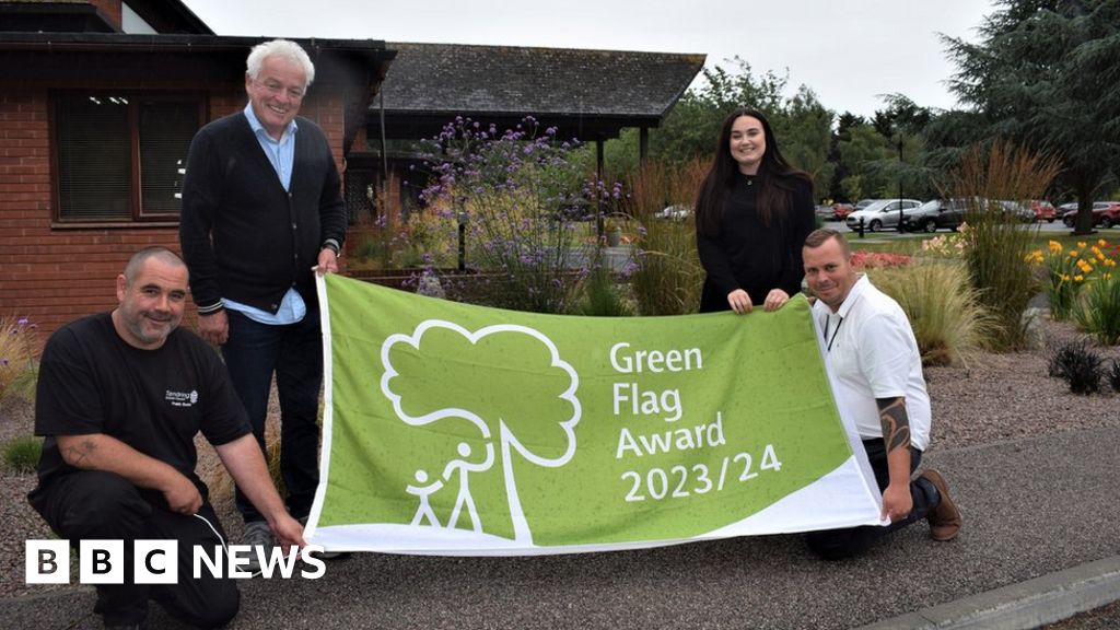 Tendring gardens retain prestigious Green Flag Awards 
