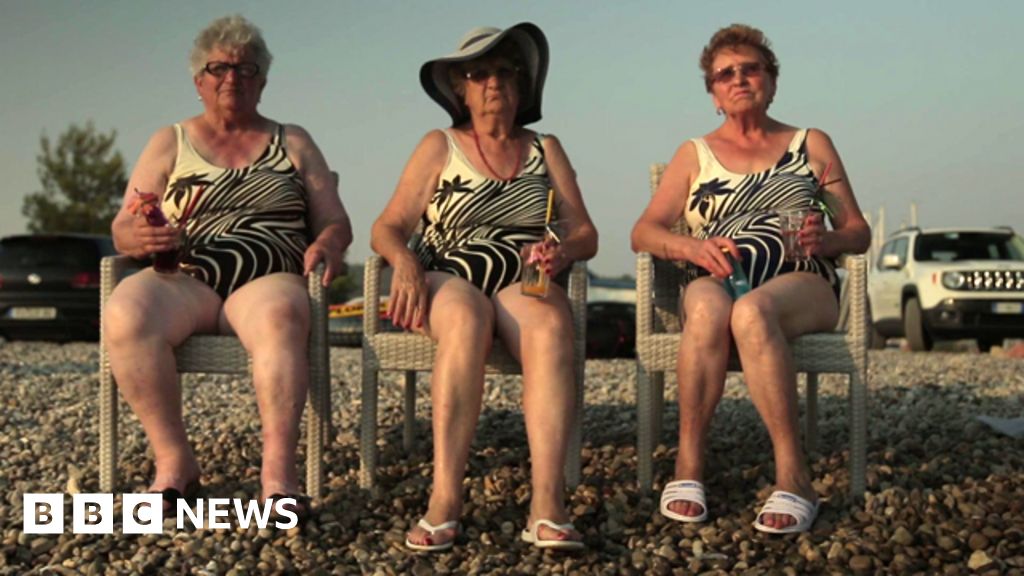 The Grannies Who Saw The Sea For The First Time Bbc News 