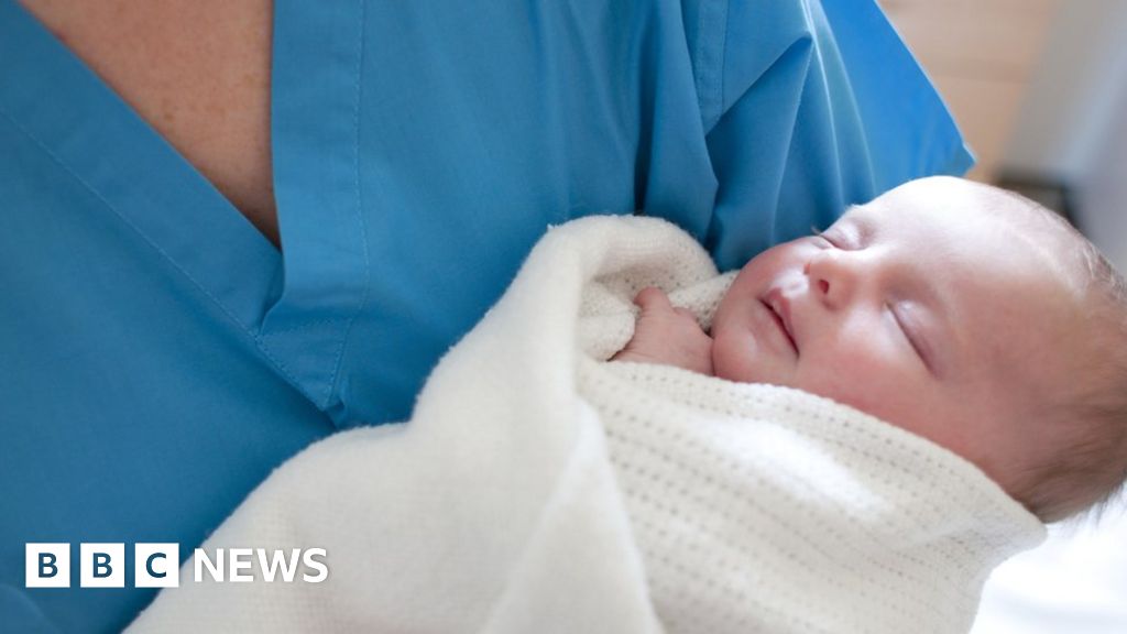 Midwives in Northern Ireland vote to take industrial action over pay – NewsEverything Northern Ireland