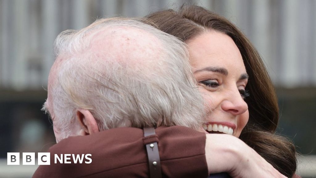 Kate hugs former teacher during Cornwall museum visit