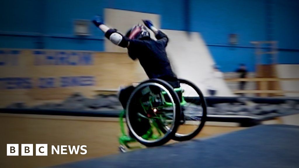 Girl, 13, does backflip in her wheelchair BBC News