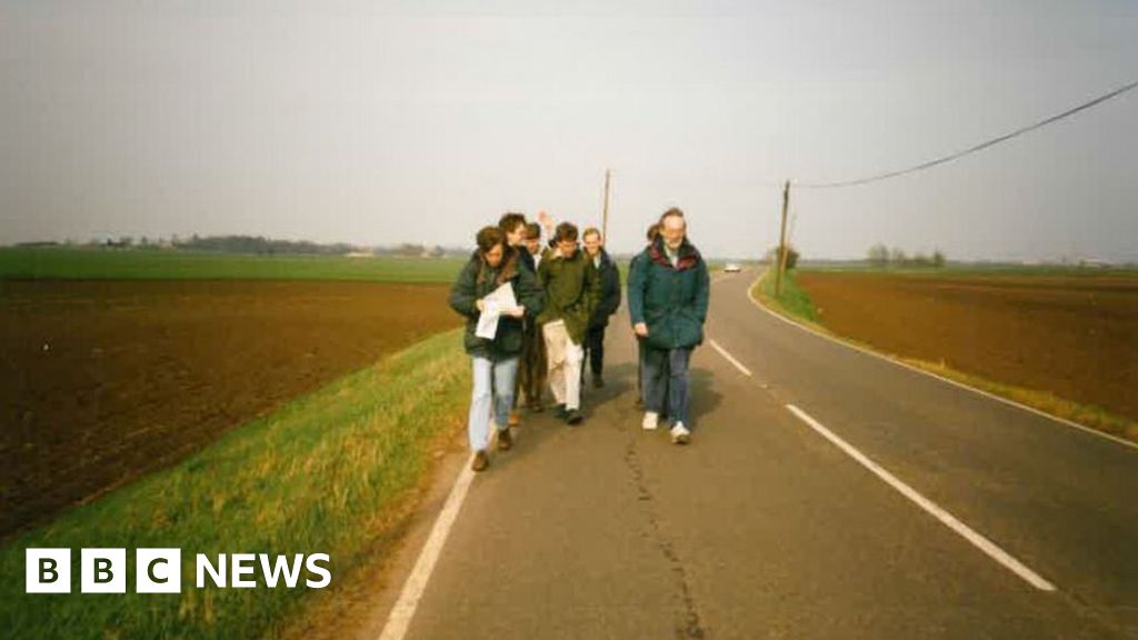 Cambridgeshire March marchers marching 'for no reason' BBC News