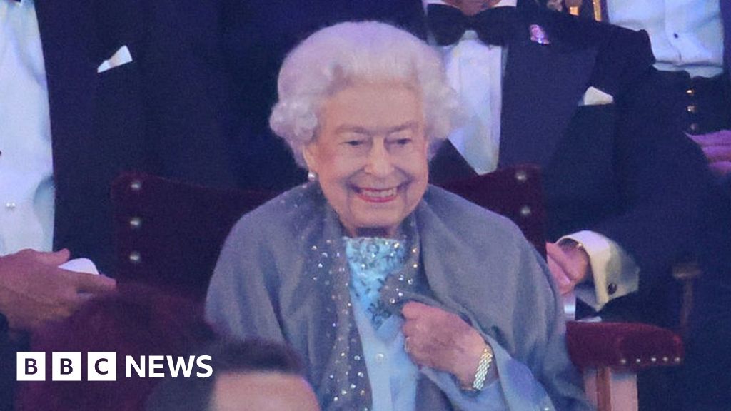 Queen attends Platinum Jubilee equestrian extravaganza