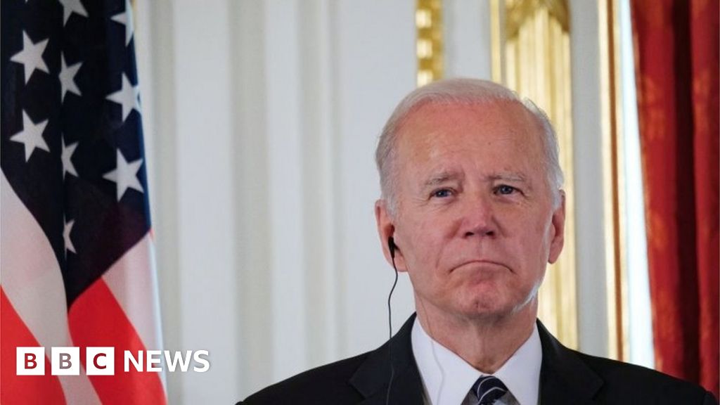 Biden says China 'flirting with danger' over Taiwan photograph