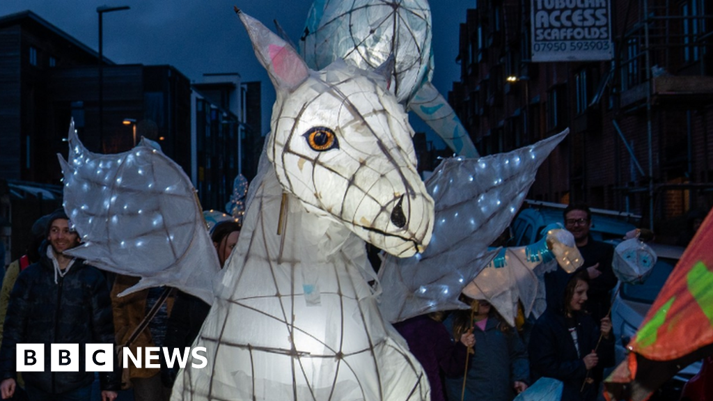 Thousands turn out for Bristol's Church Road Lantern Parade BBC News