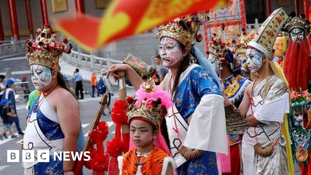 Taiwan's Taoists protest against curbs on incense and firecrackers