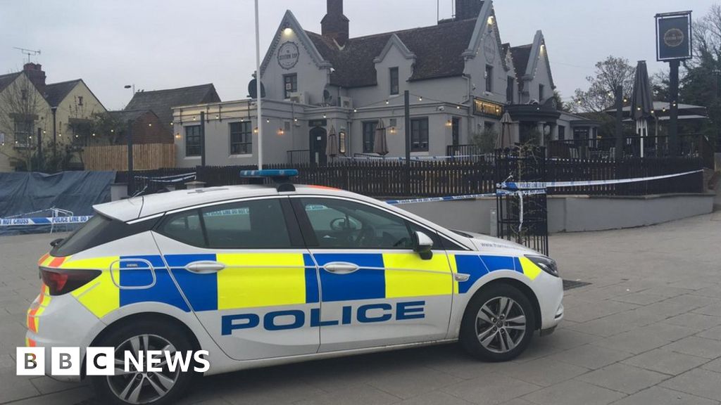 Man stabbed in 'driveby pub fight' in Wokingham BBC News